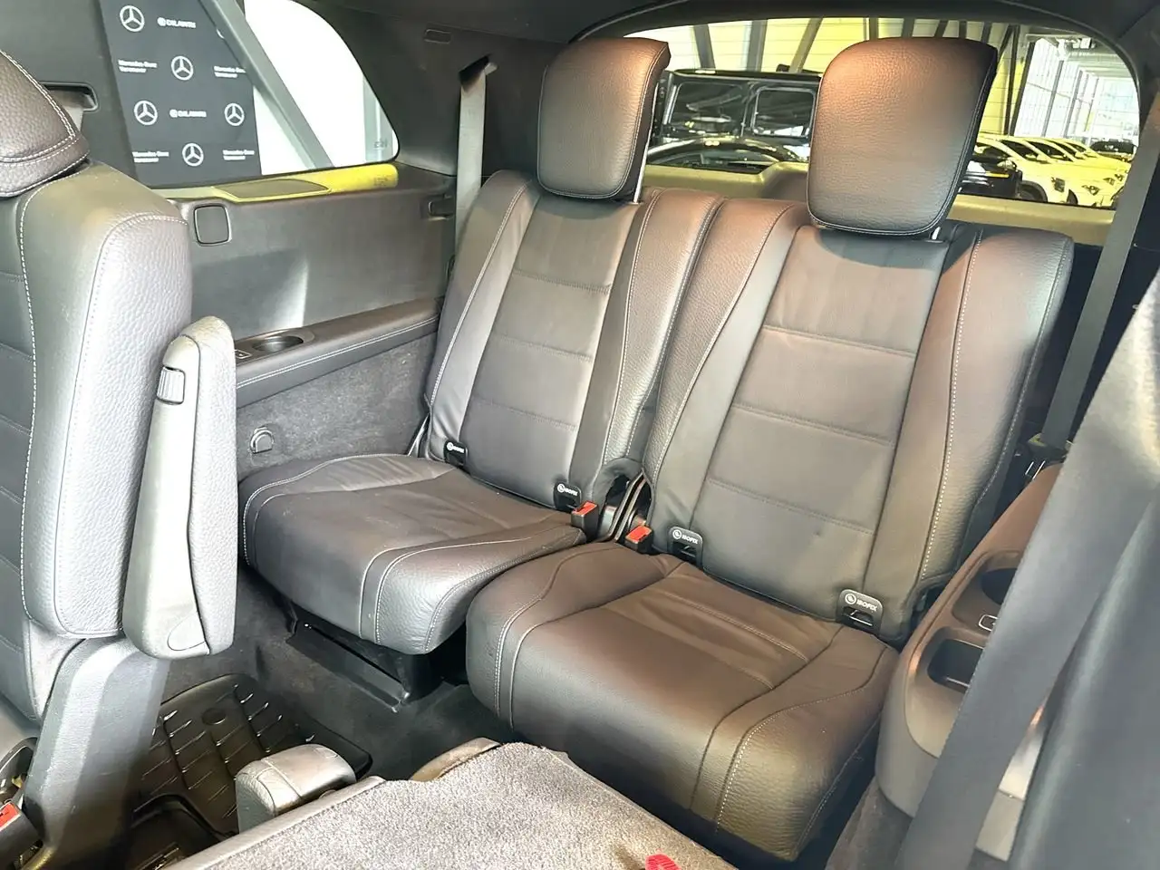 Mercedes-Benz GLS - Image 28