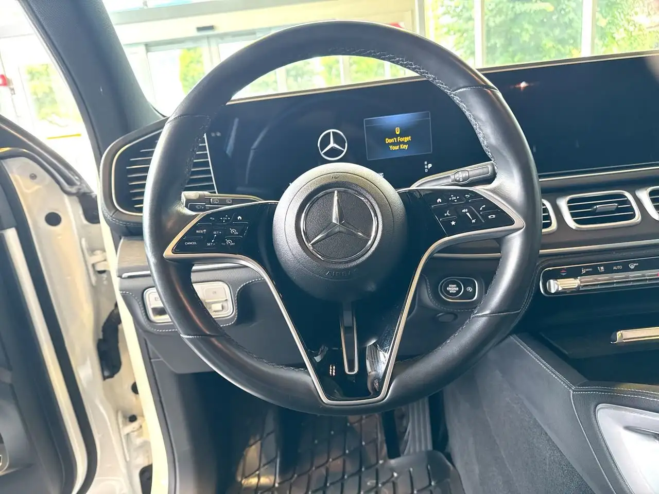 Mercedes-Benz GLS - Image 18