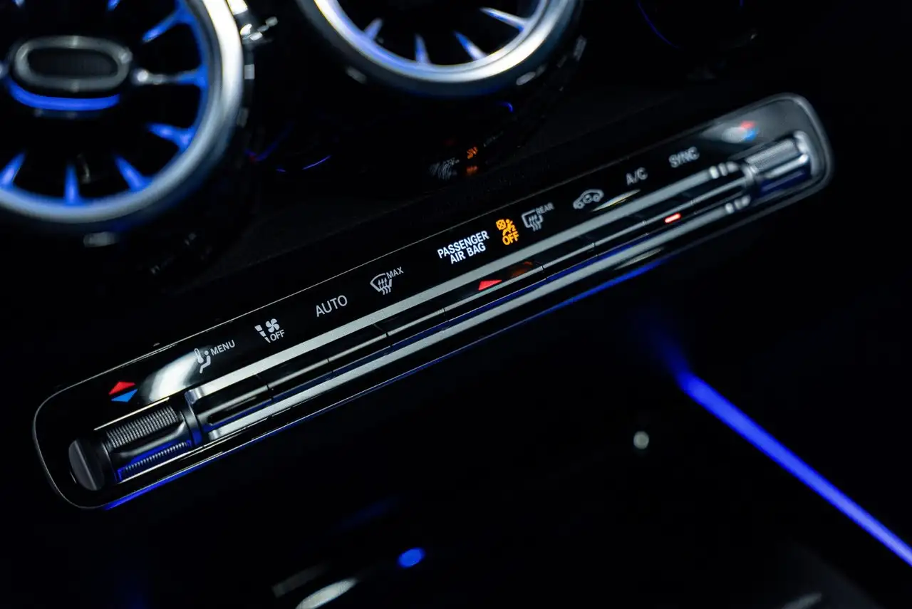 Mercedes-Benz GLB - Image 13
