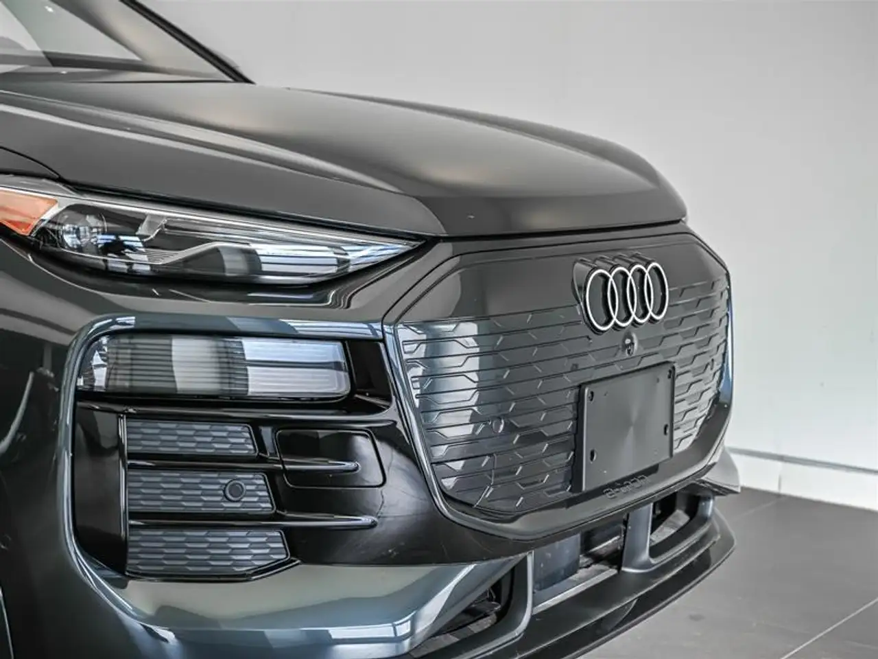 Audi Q6 e-tron - Image 7