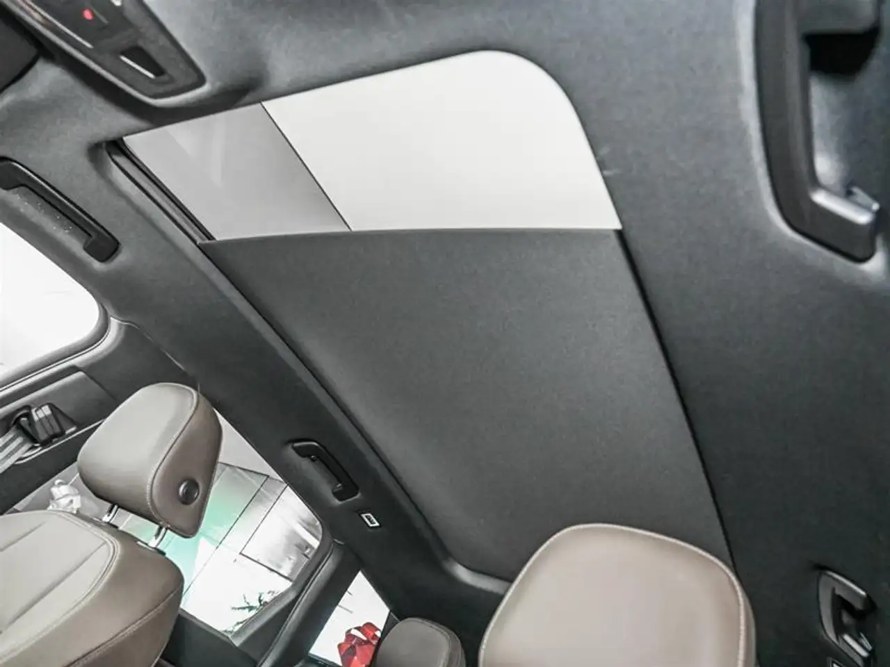 Audi Q6 e-tron - Image 15