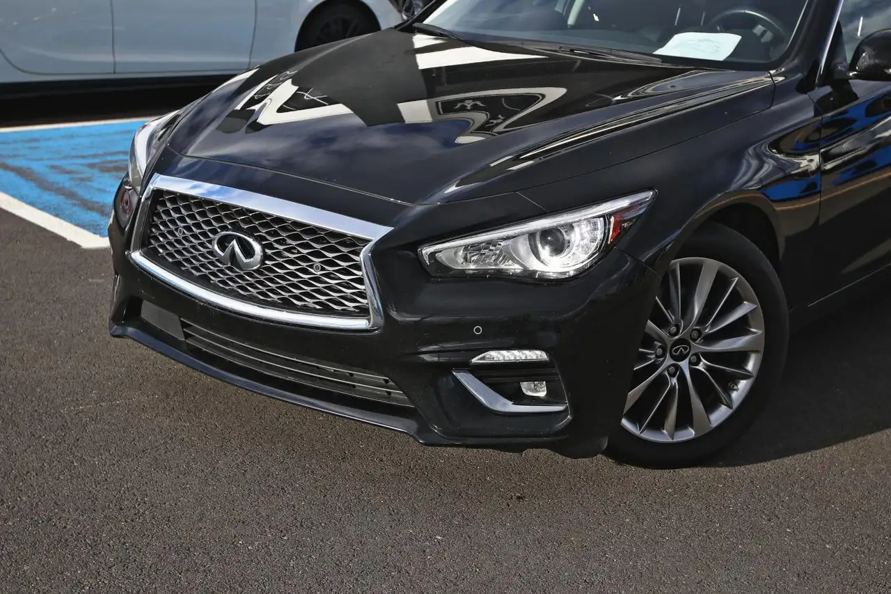 Infiniti Q50 - Image 2