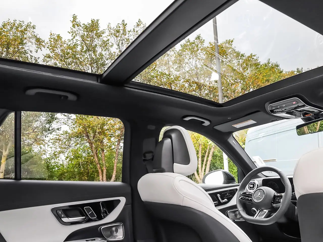 Mercedes-Benz GLC - Image 17