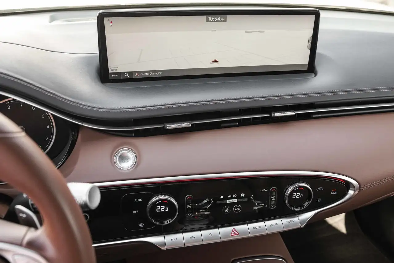 Genesis GV70 - Image 24