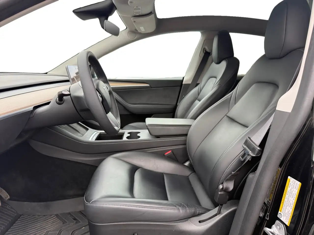 Tesla Model Y - Image 9
