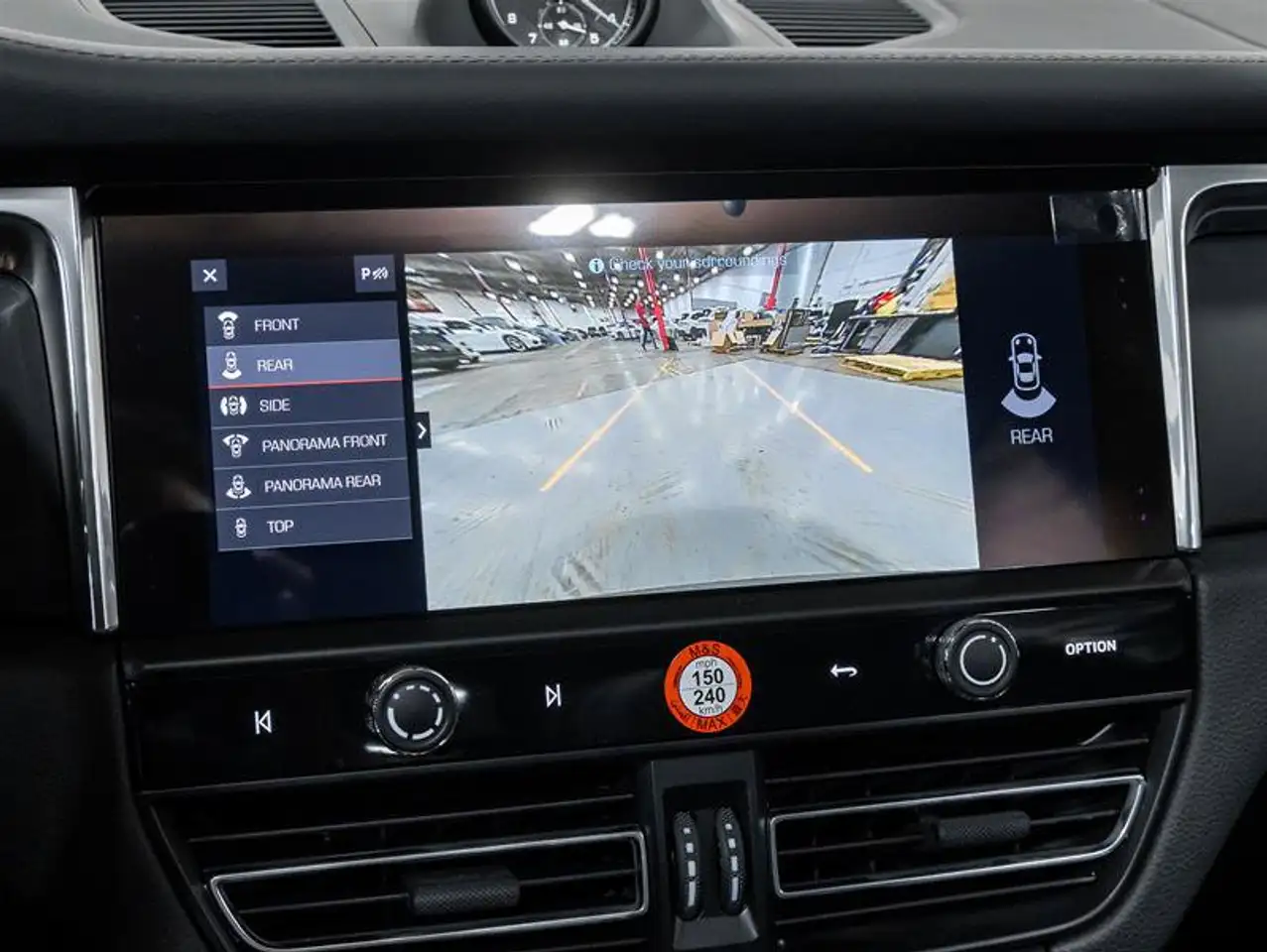 Porsche Macan - Image 15