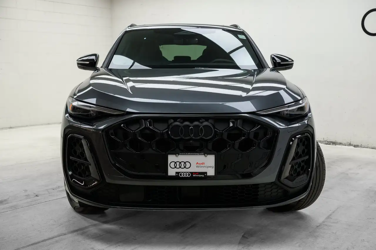Audi Q5 - Image 2