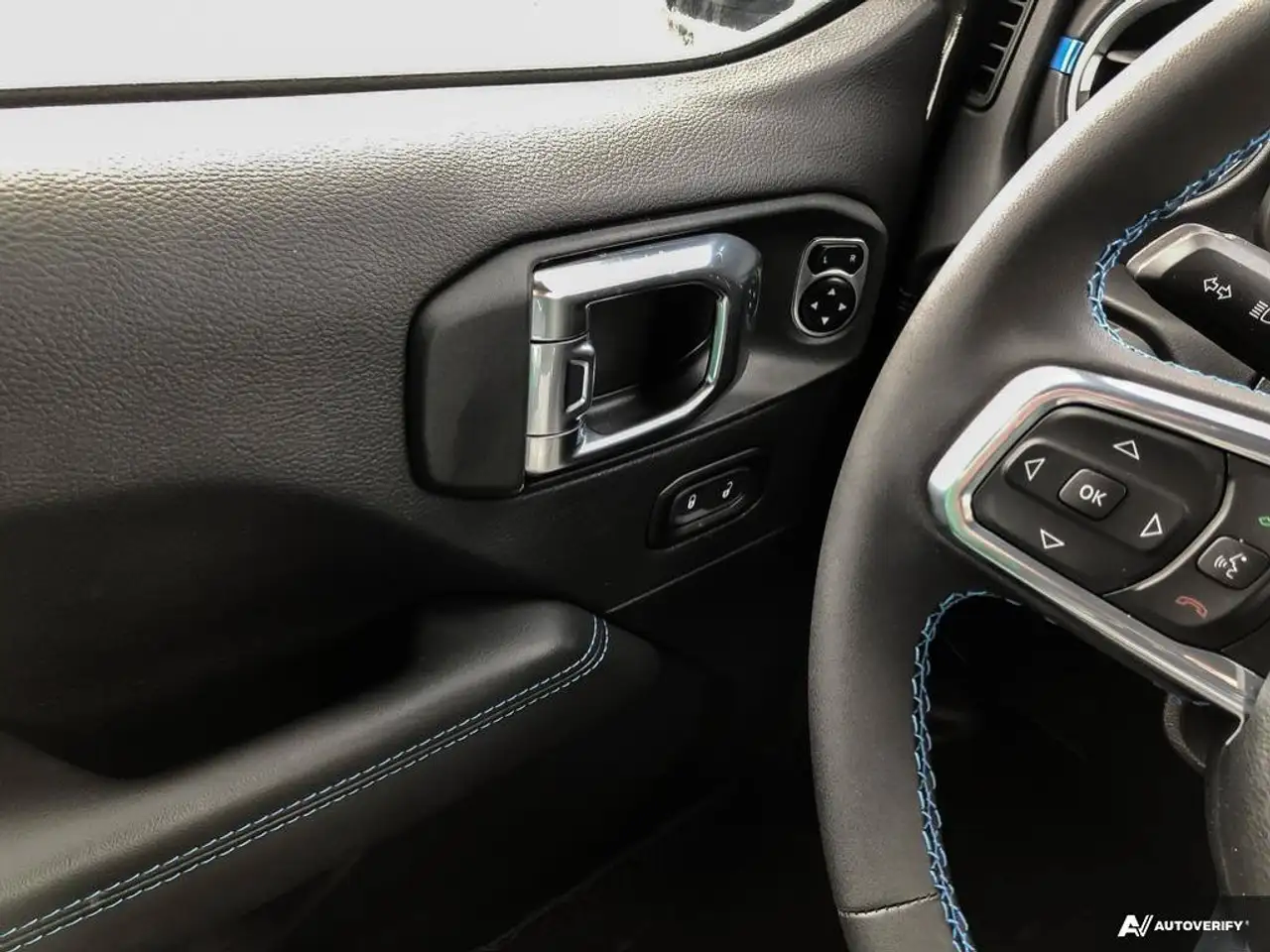 Jeep Wrangler - Image 18