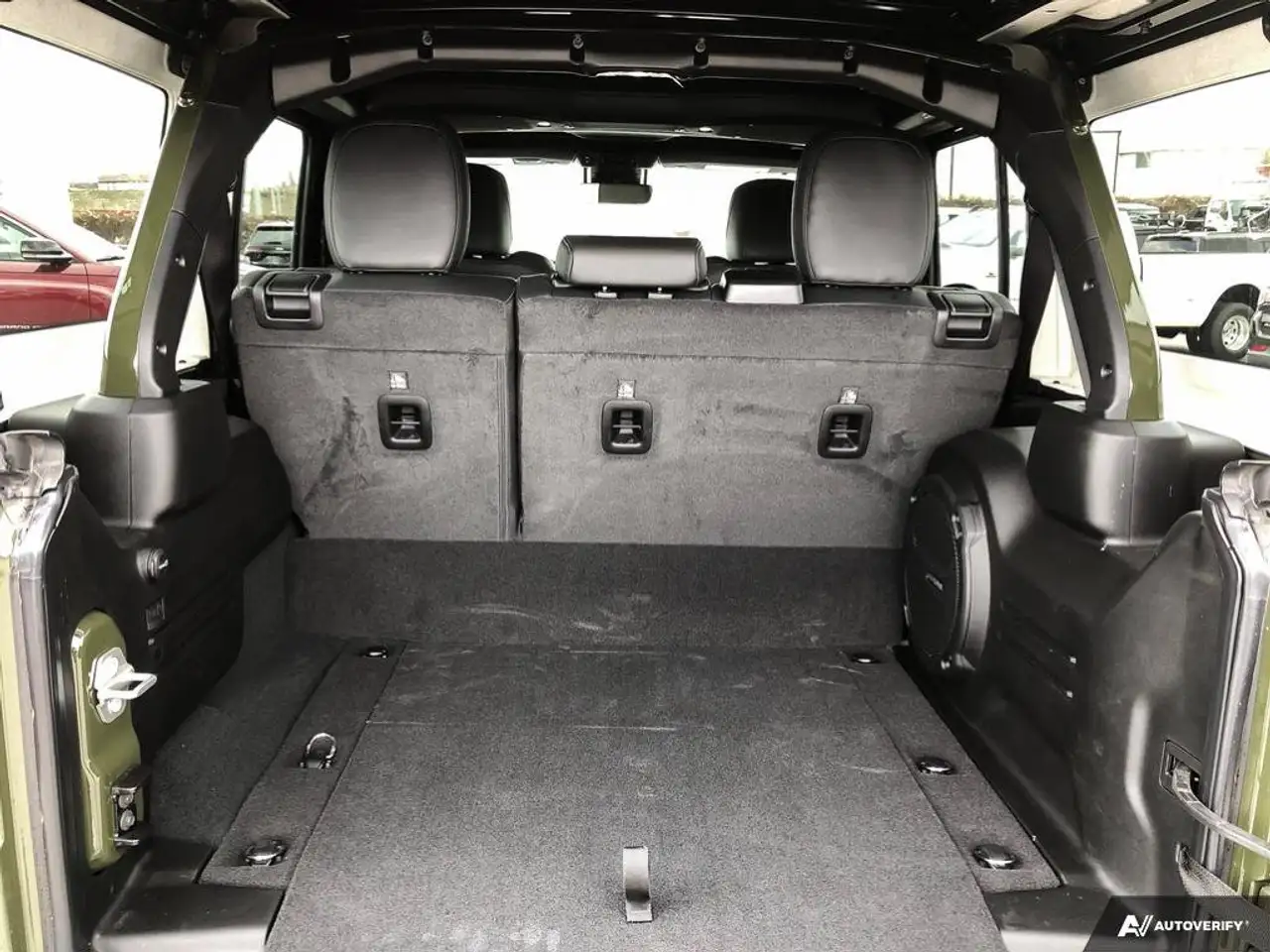 Jeep Wrangler - Image 13