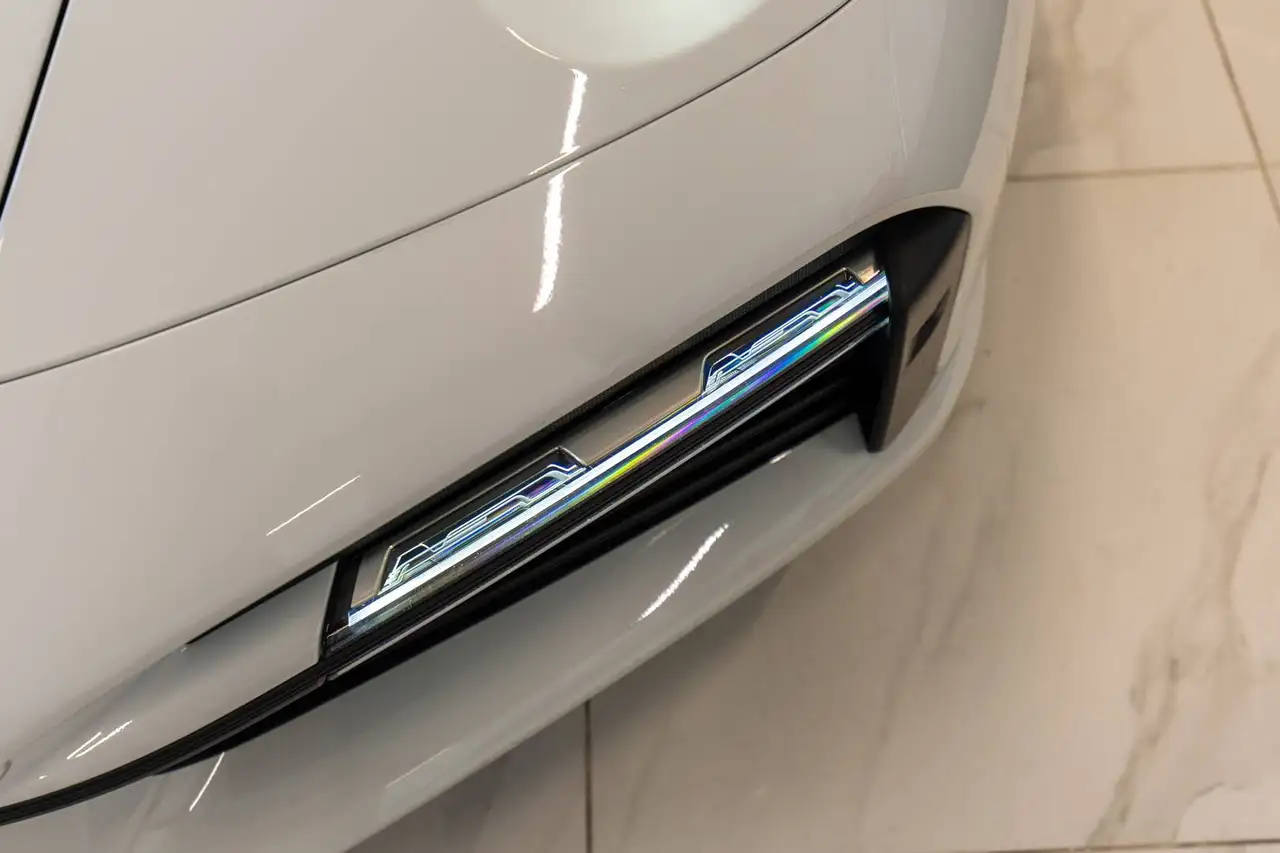 Porsche 911 - Image 13