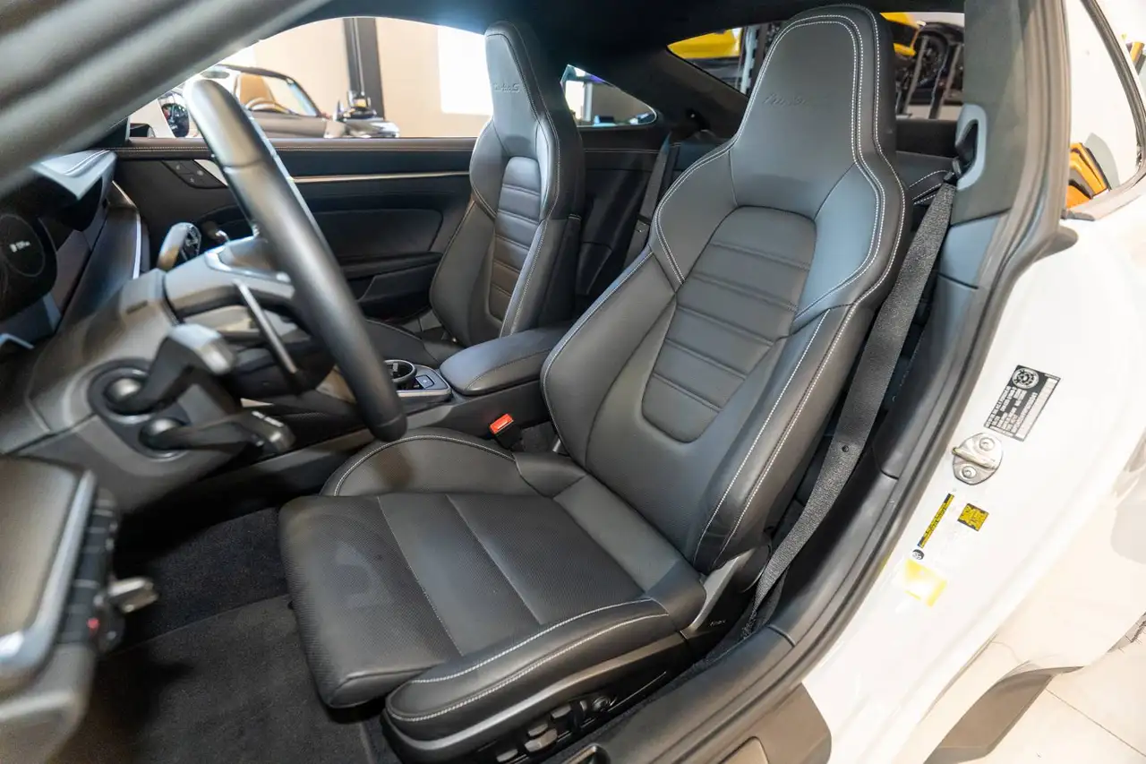 Porsche 911 - Image 27
