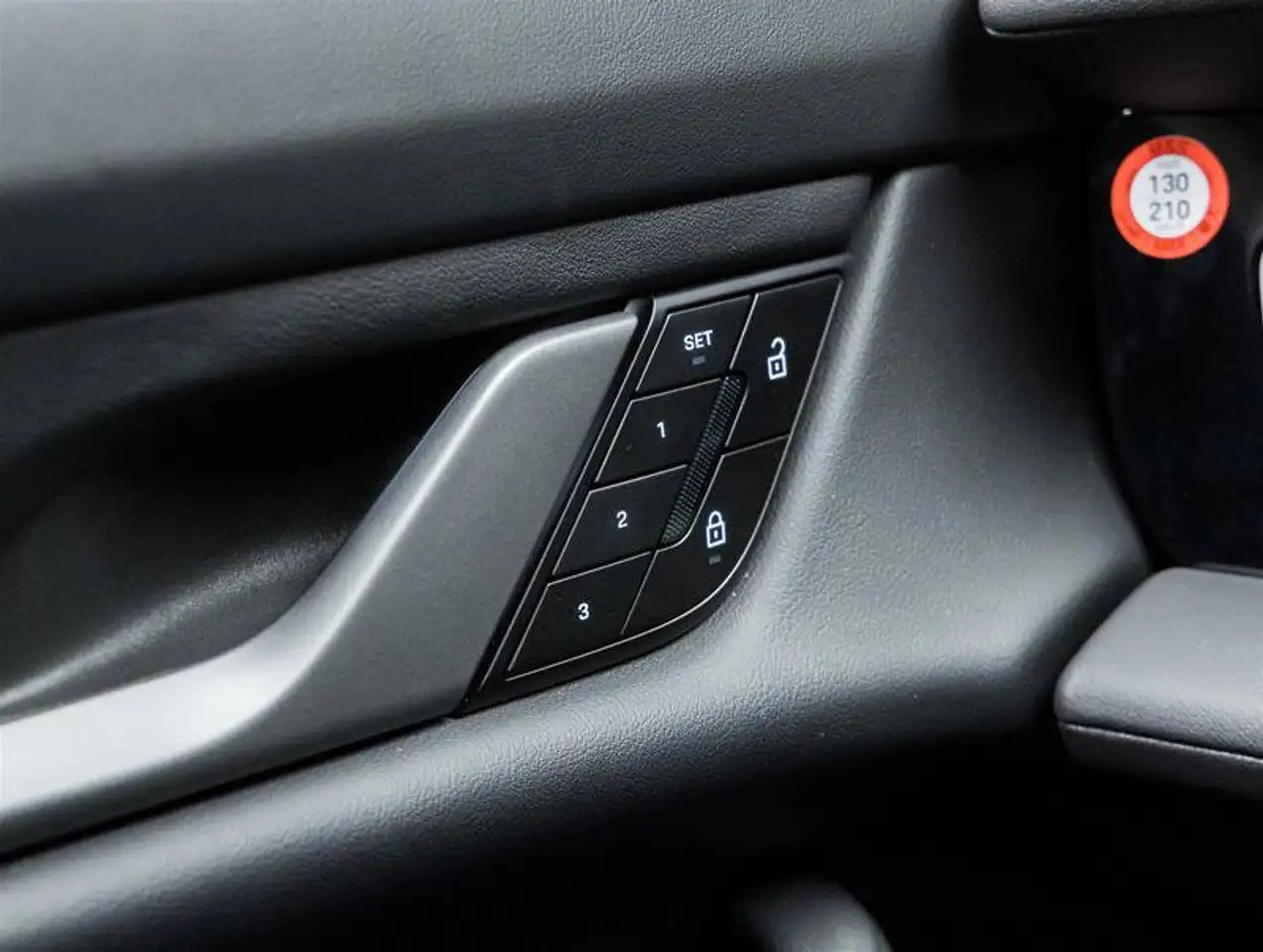 Porsche Taycan - Image 31