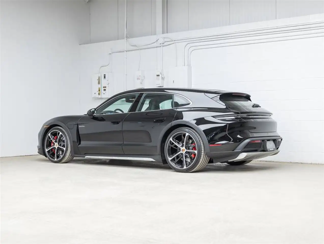 Porsche Taycan - Image 9