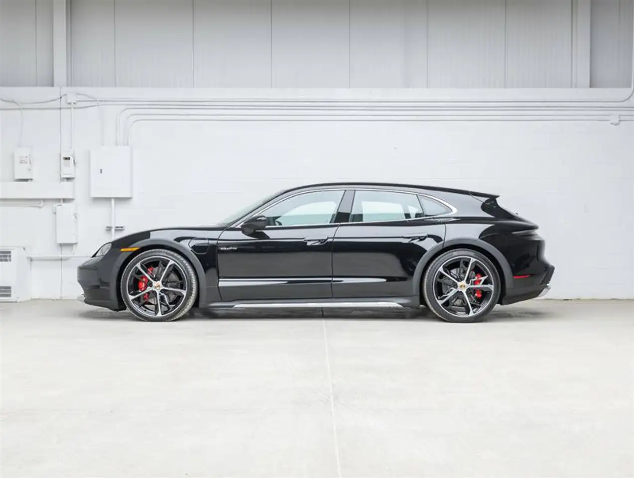 Porsche Taycan - Image 6