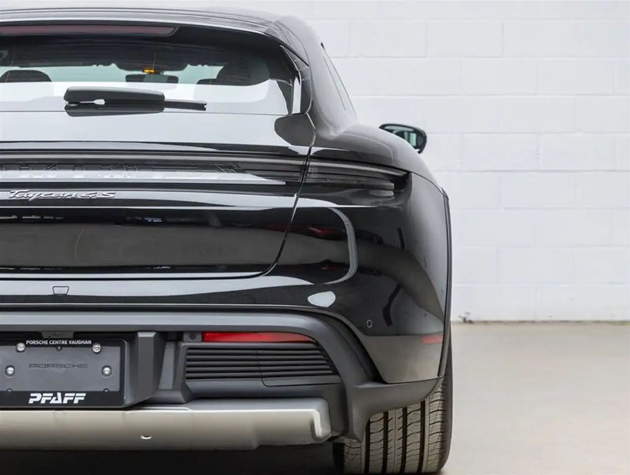 Porsche Taycan - Image 12