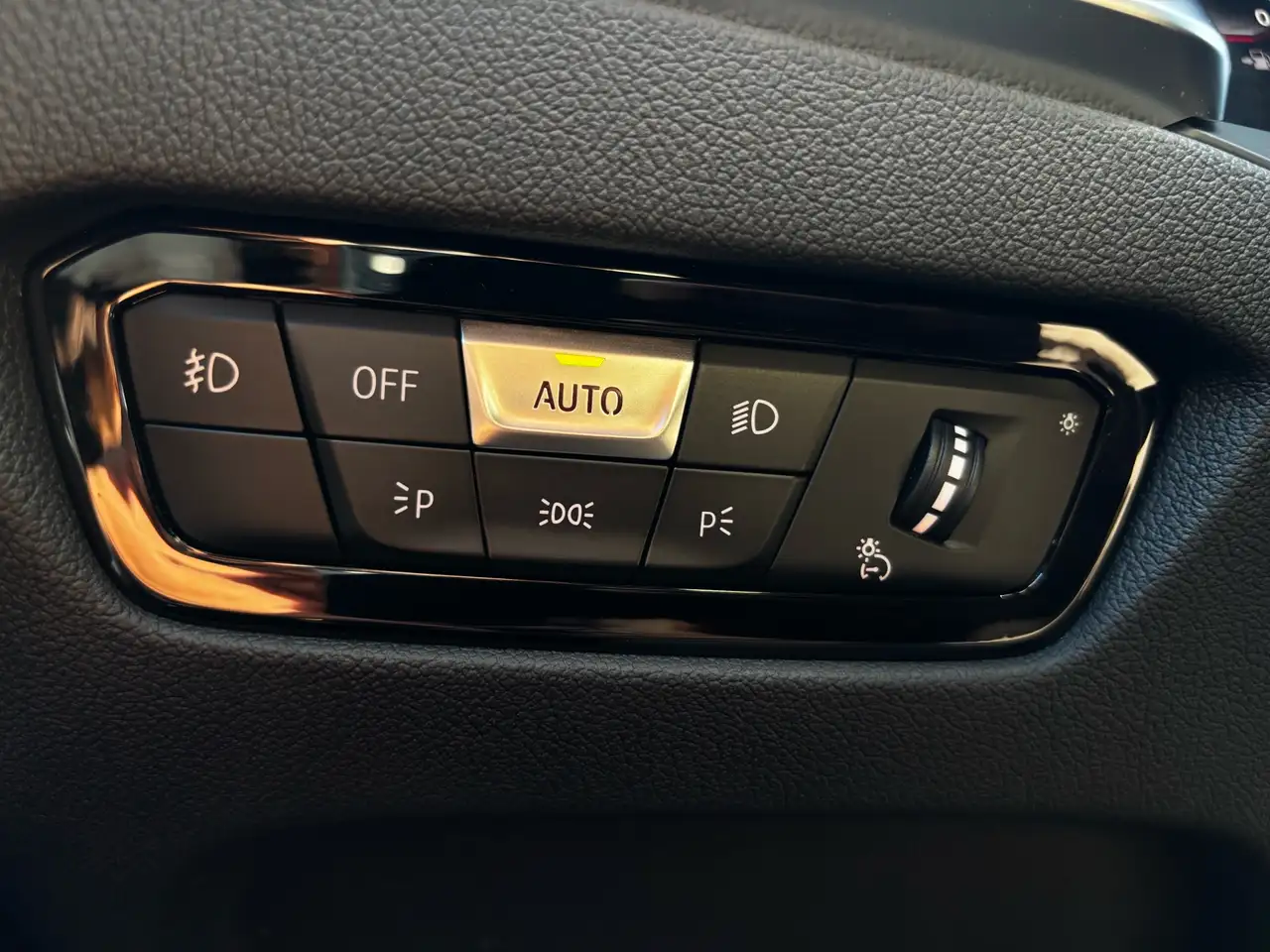 BMW 3 Series - Image 24