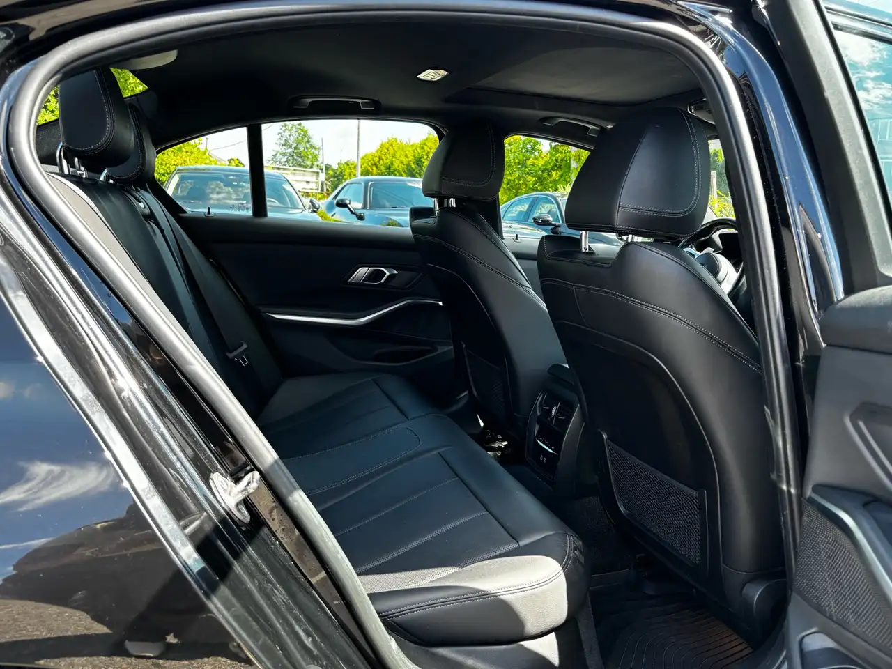 BMW 3 Series - Image 27