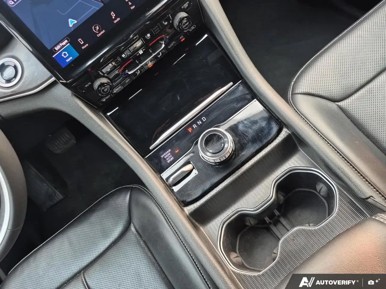 Jeep Grand Cherokee - Image 15
