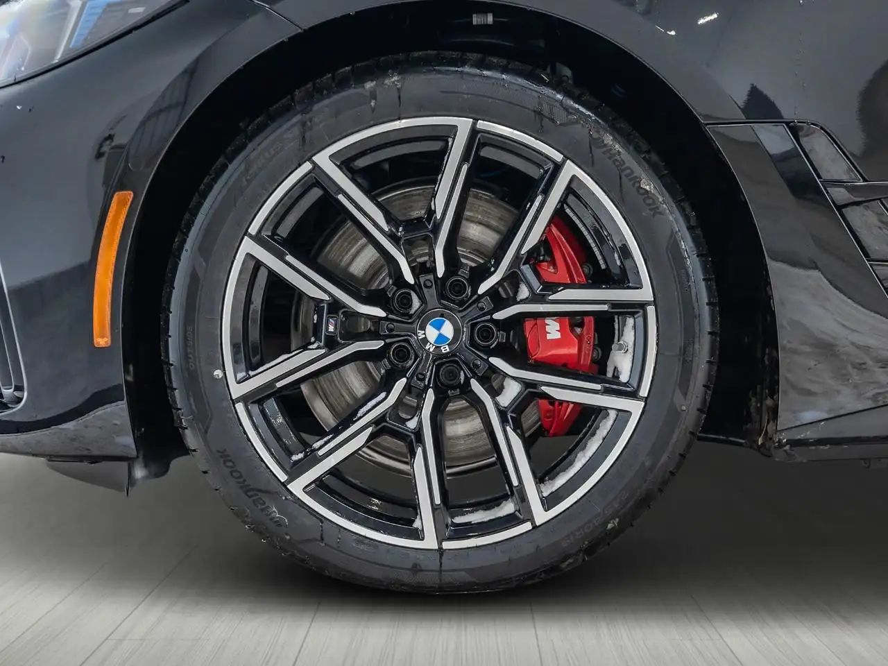 BMW i4 - Image 4