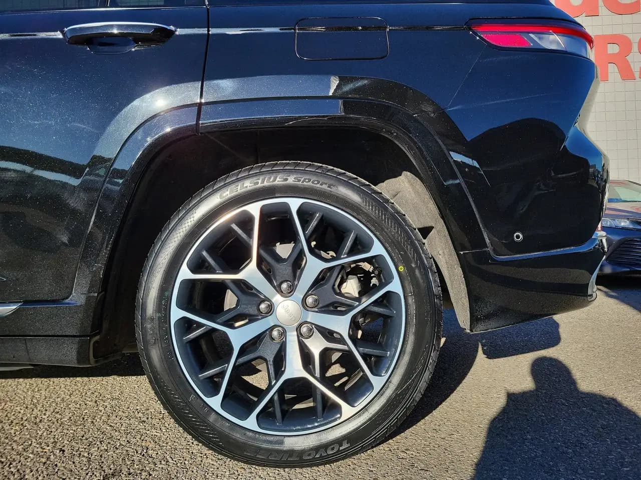 Jeep Grand Cherokee - Image 29