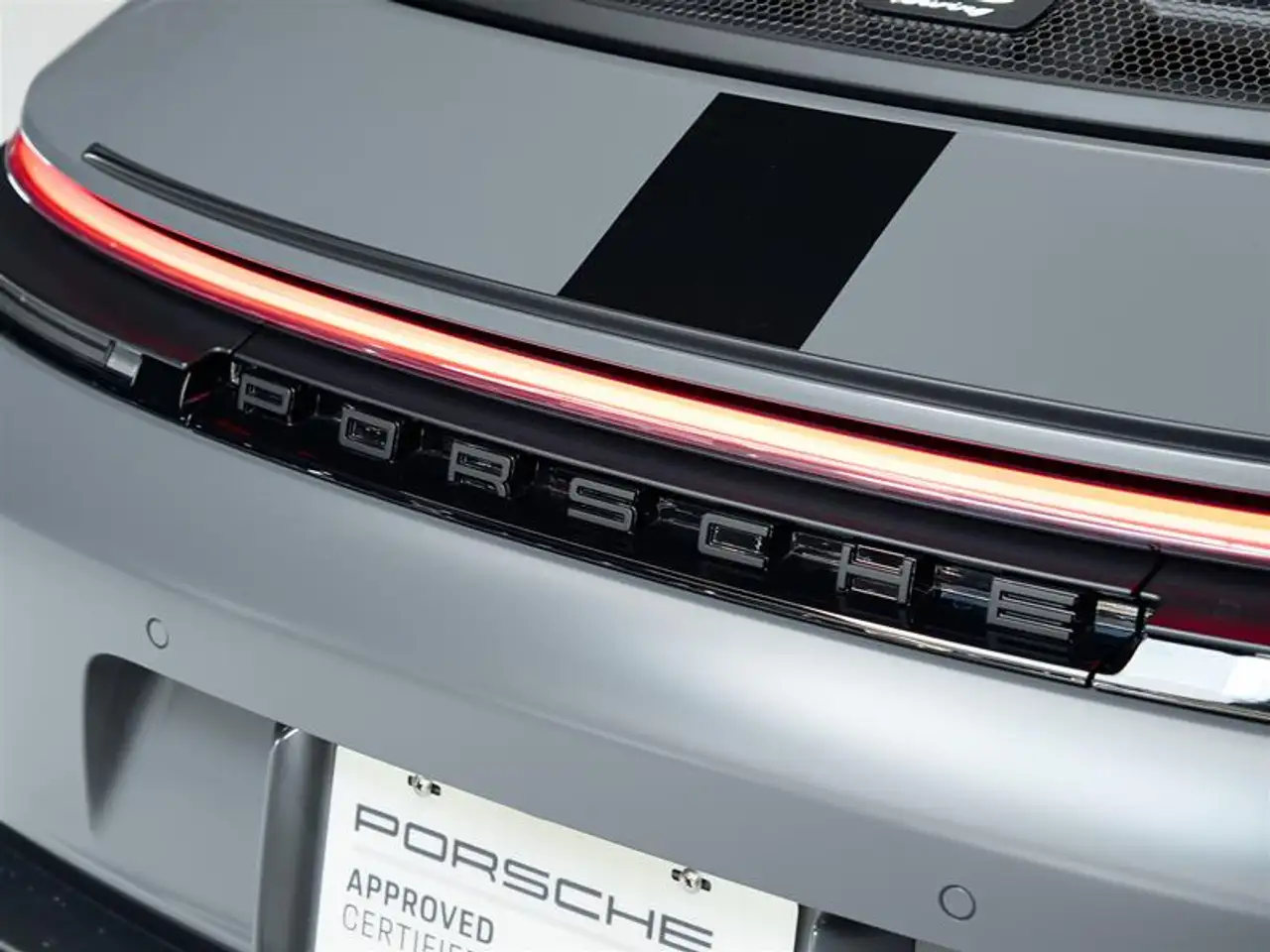 Porsche 911 - Image 11