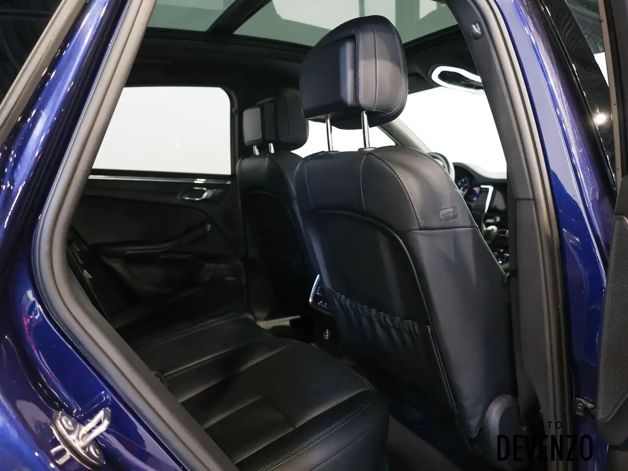 Porsche Macan - Image 9