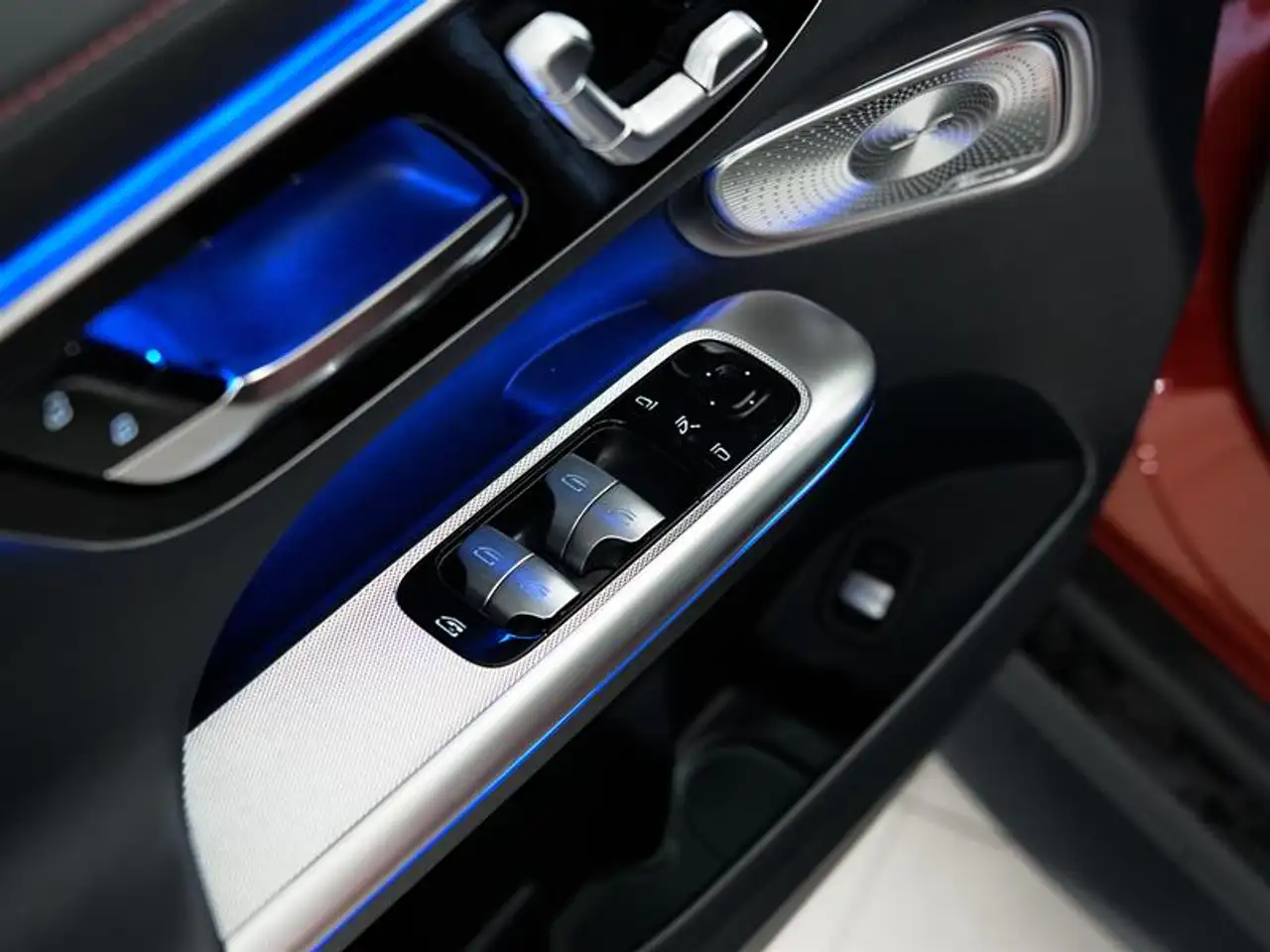 Mercedes-Benz GLC - Image 32