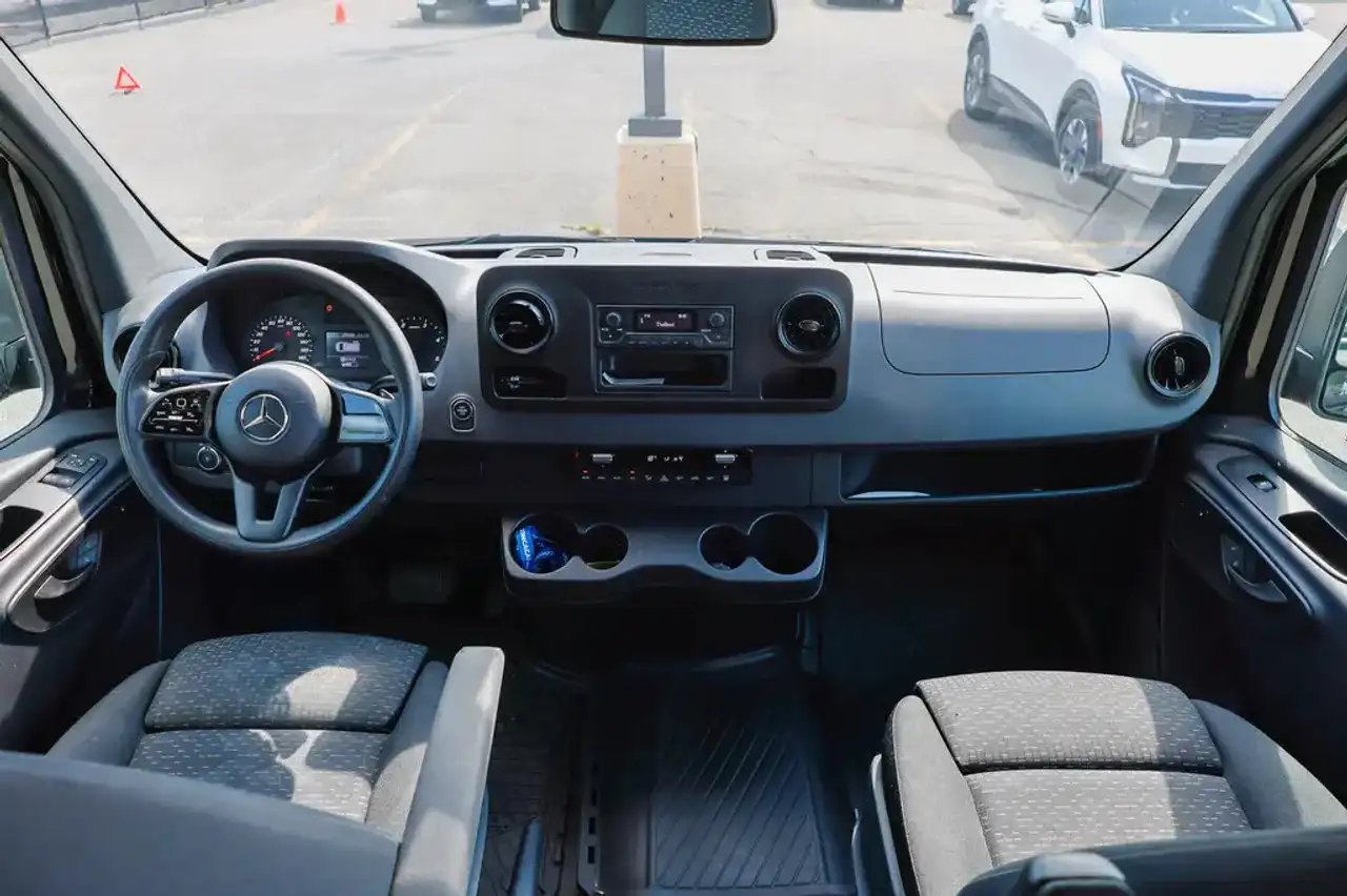 Mercedes-Benz Sprinter - Image 14