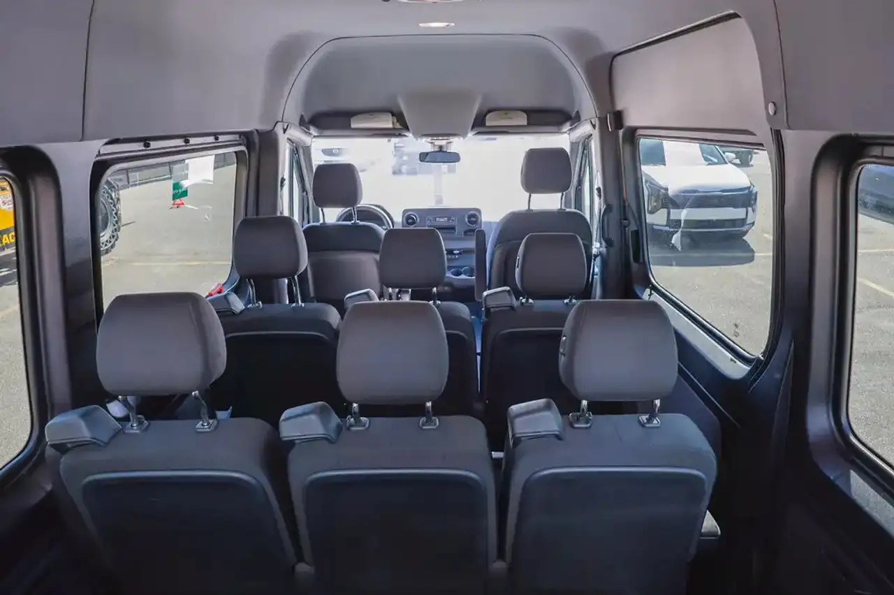 Mercedes-Benz Sprinter - Image 9