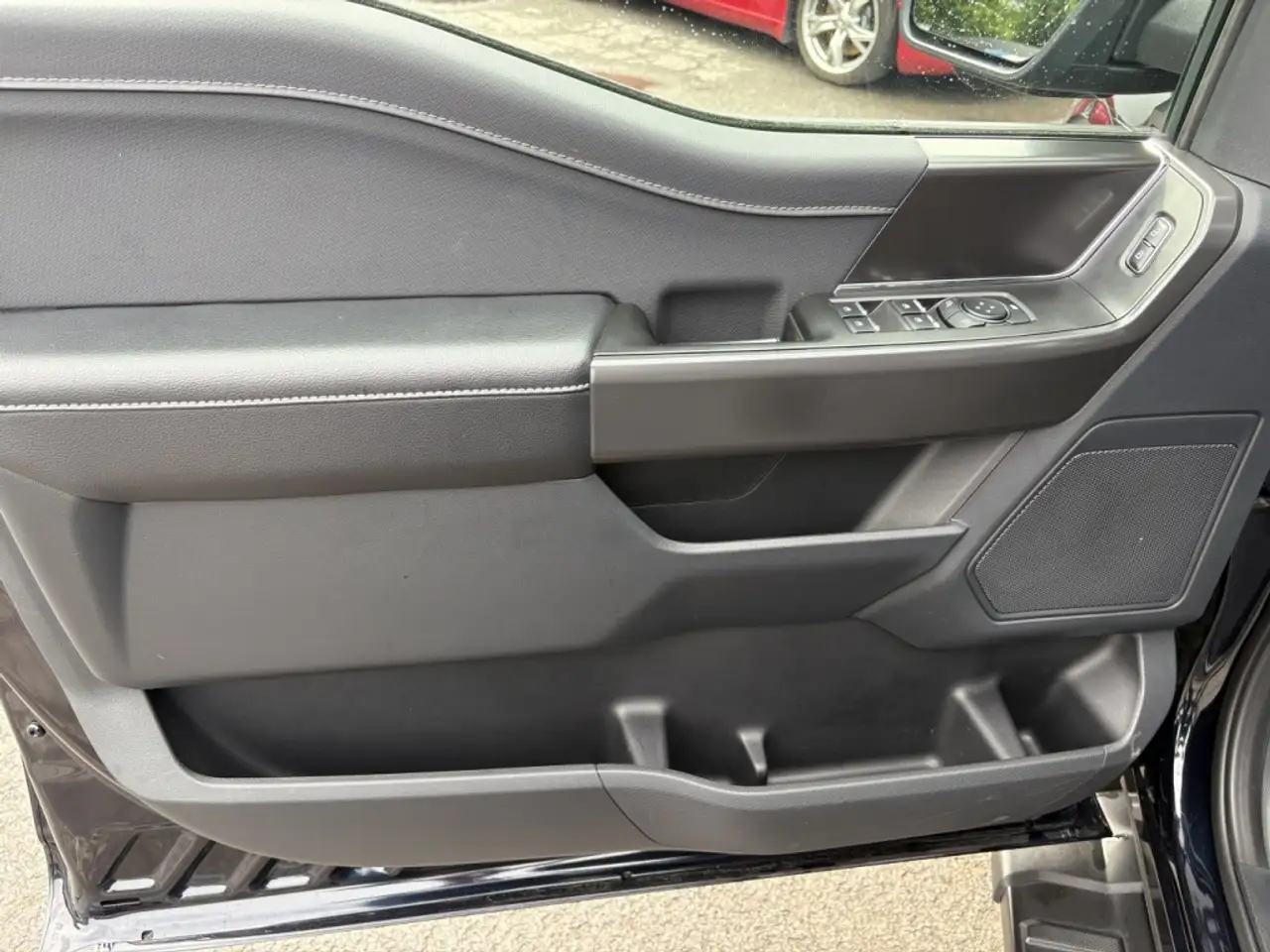 Ford F-150 - Image 10