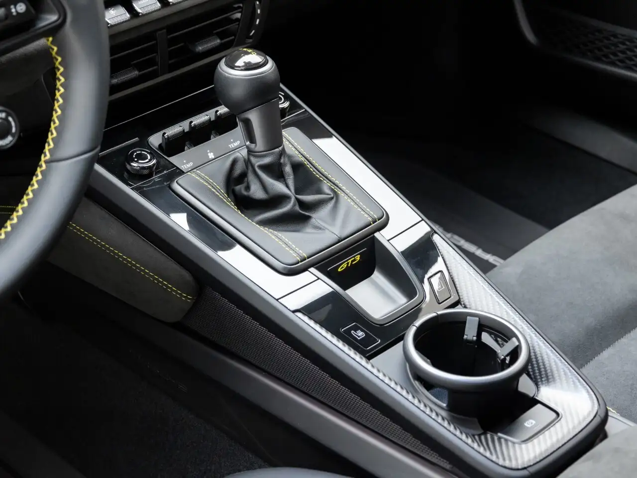 Porsche 911 - Image 40