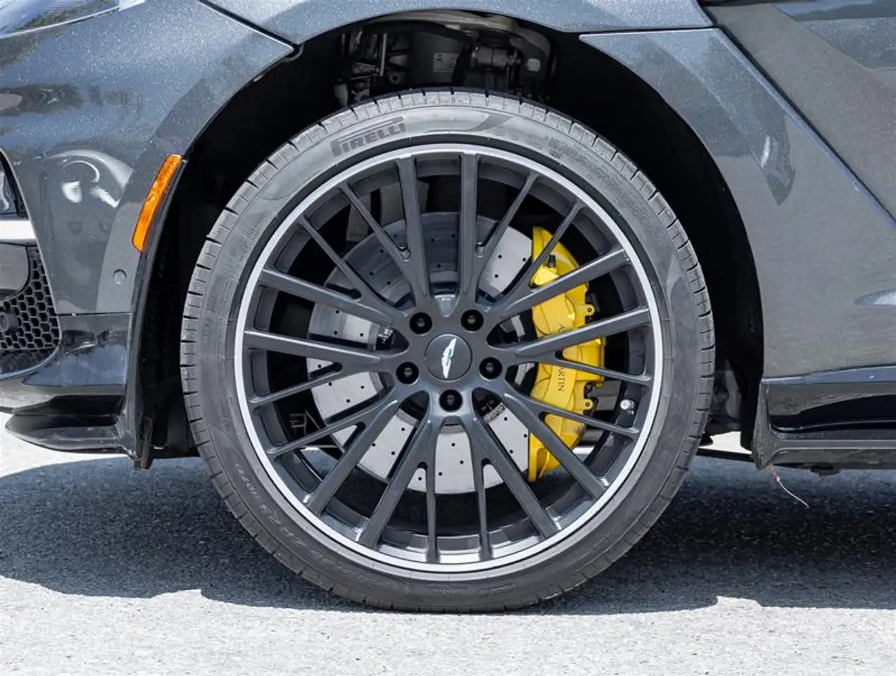 Aston Martin DBX - Image 38