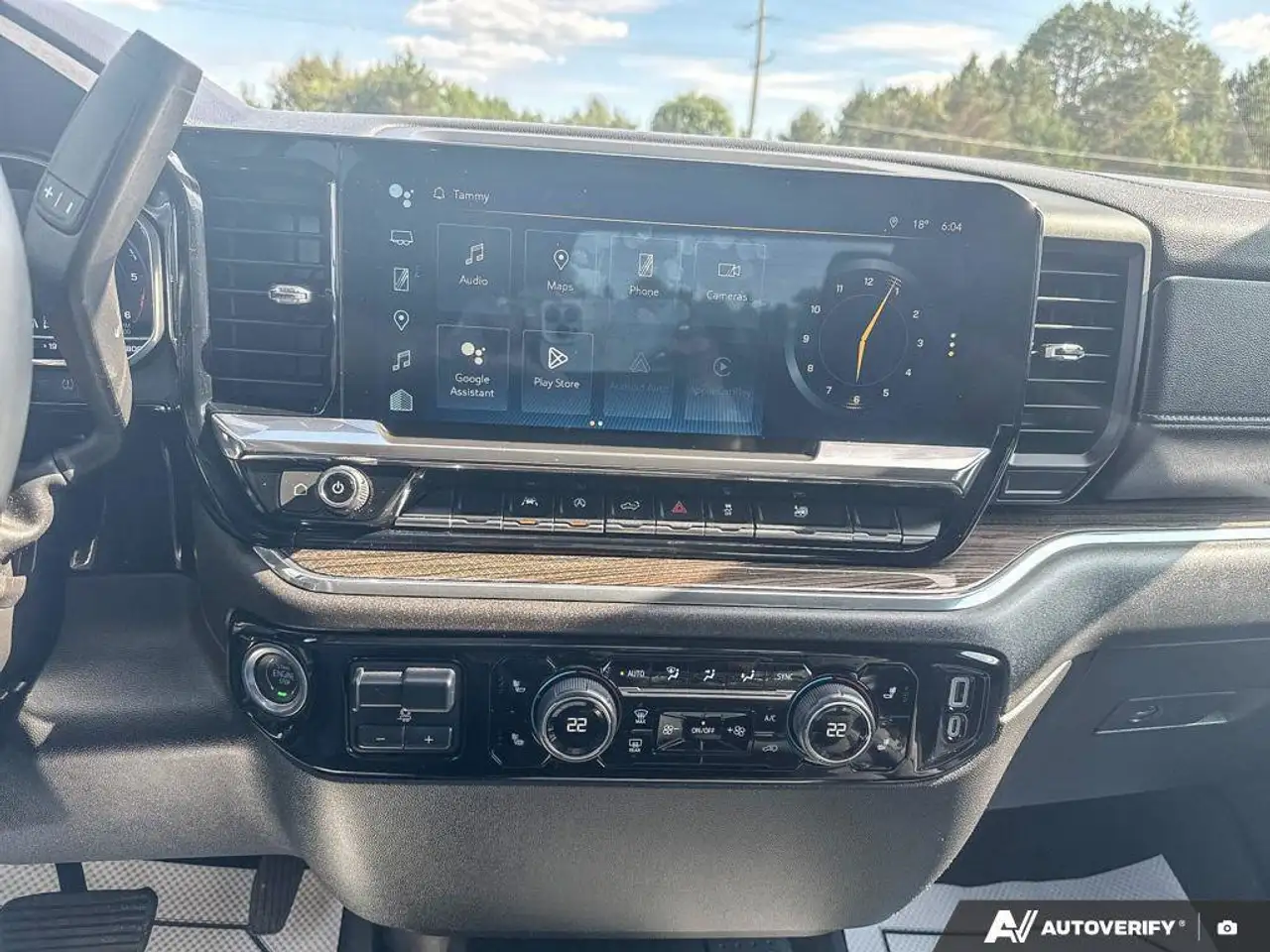 Chevrolet Silverado 1500 - Image 22