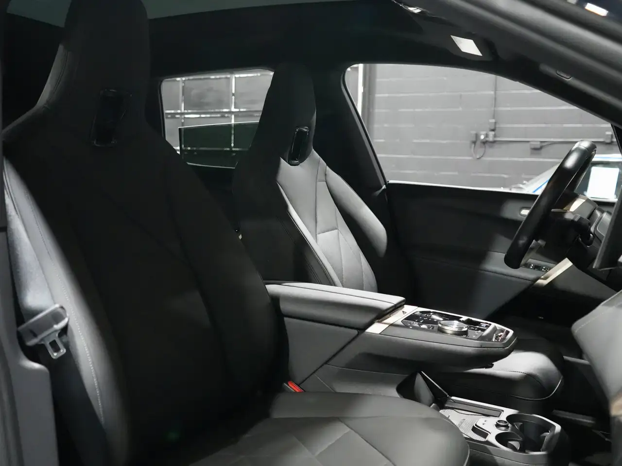 BMW iX - Image 10