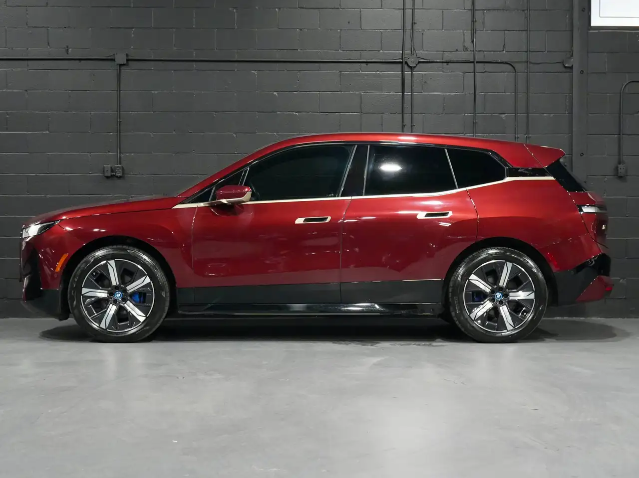 BMW iX - Image 5