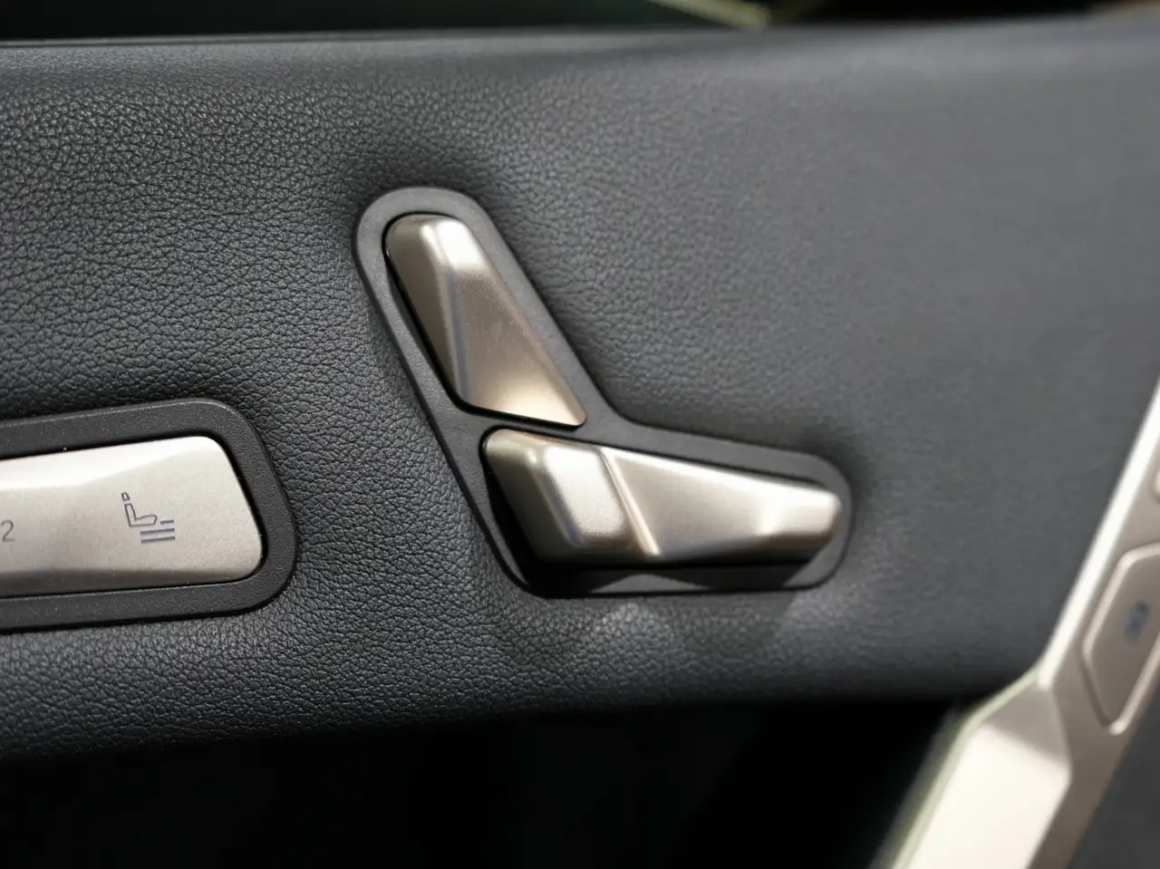 BMW iX - Image 32