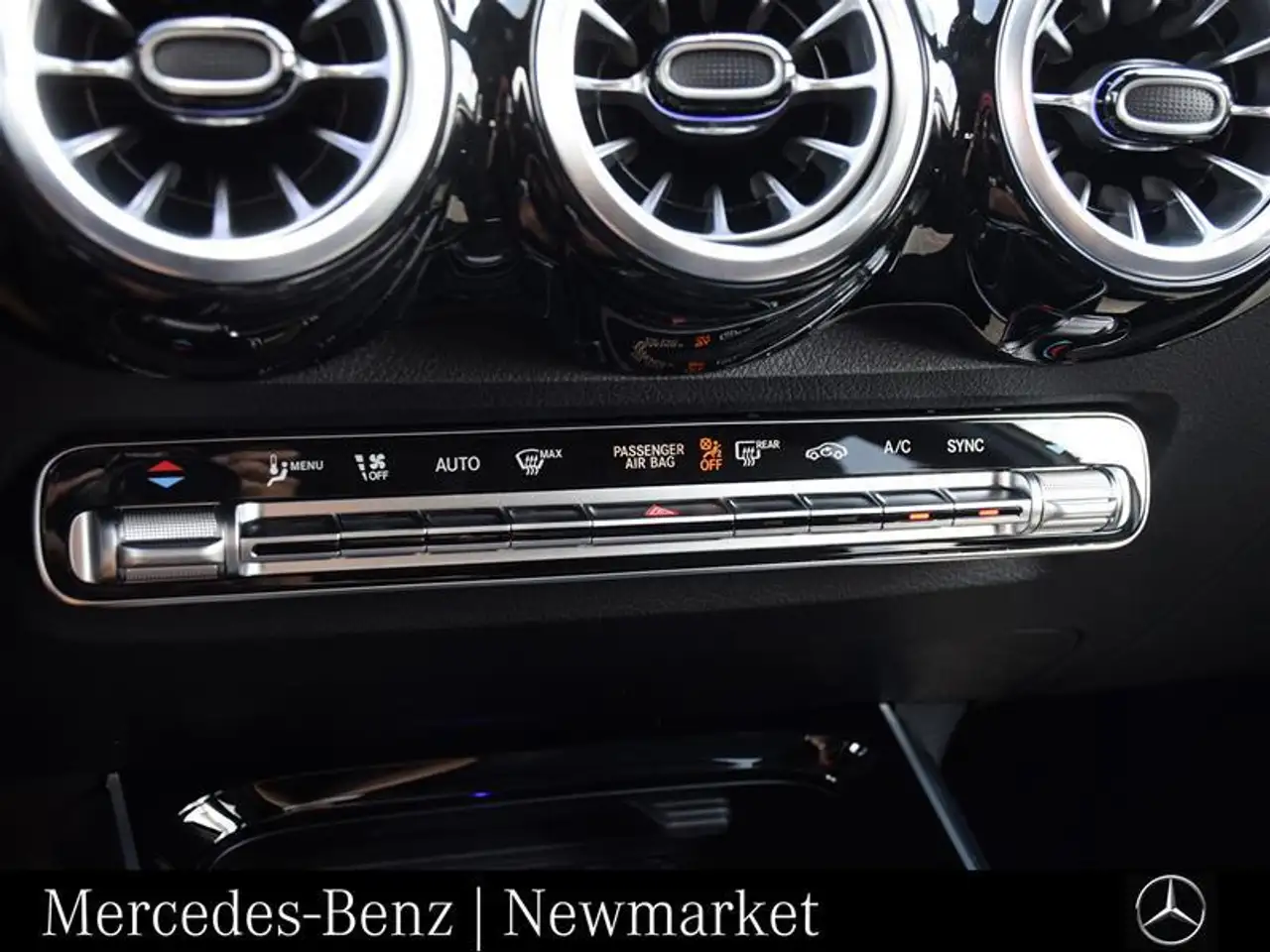 Mercedes-Benz GLB - Image 24