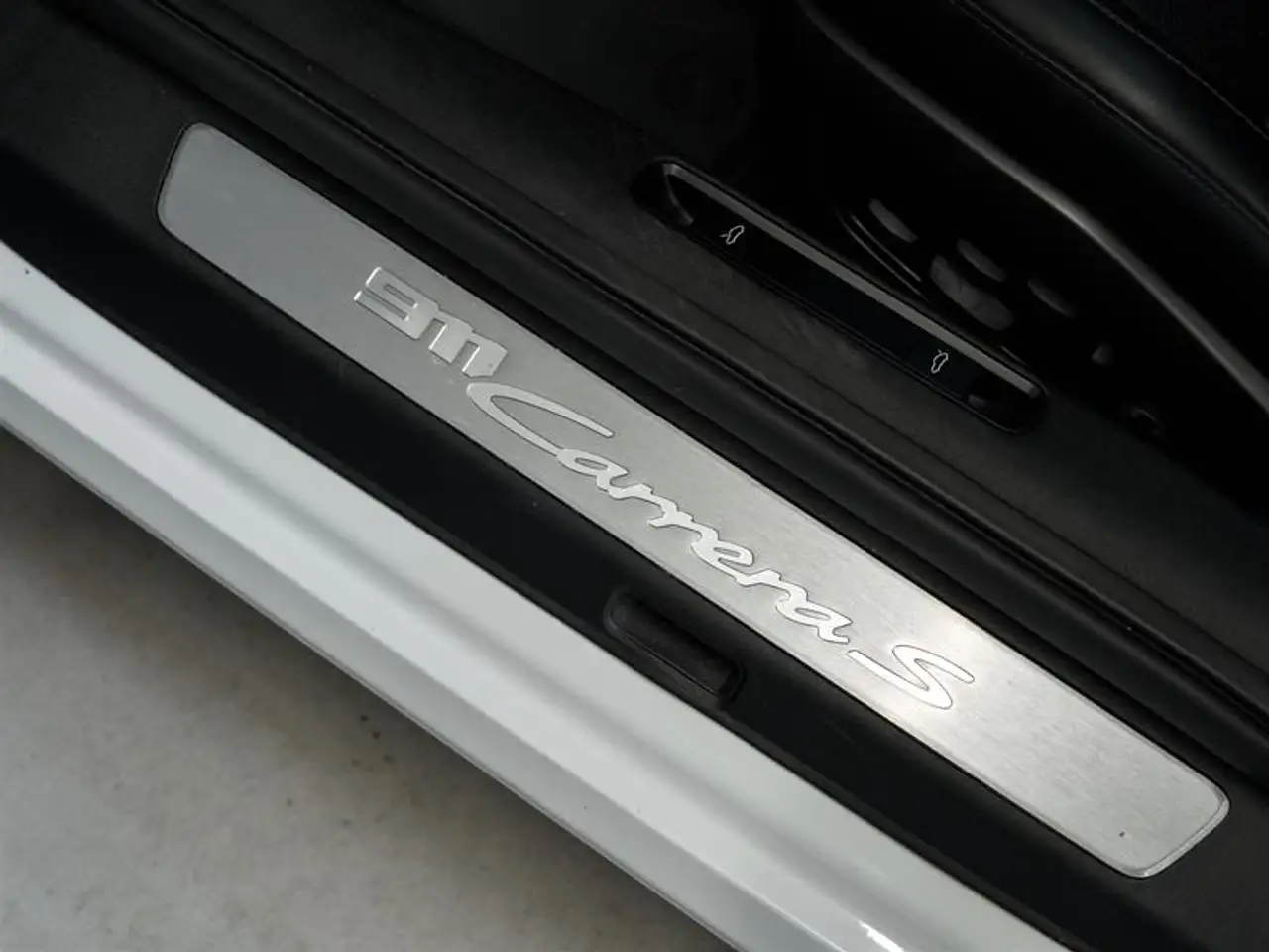Porsche 911 - Image 29
