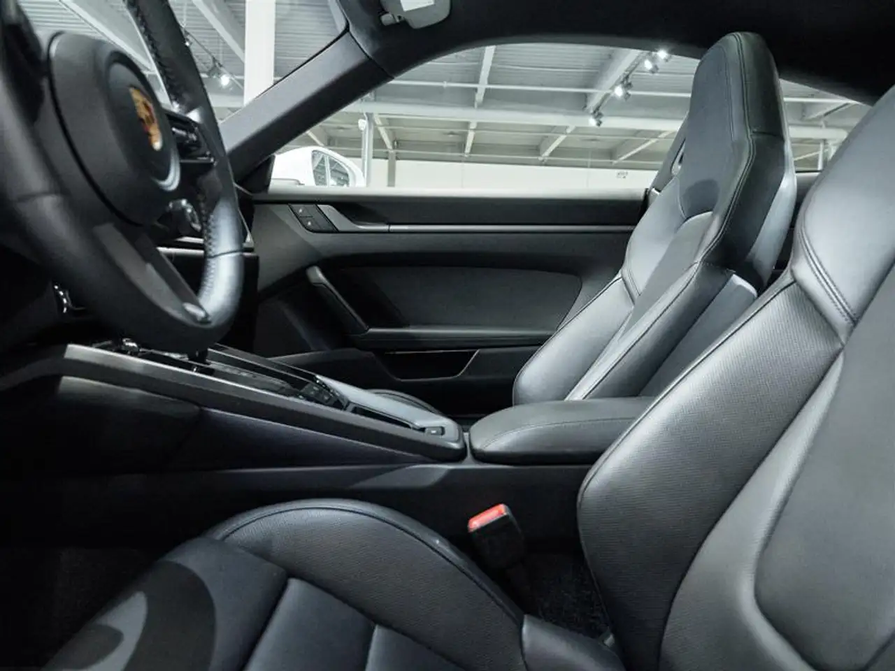 Porsche 911 - Image 19