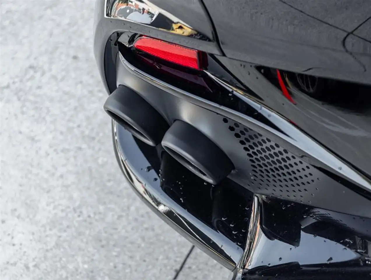 Aston Martin DBX - Image 50