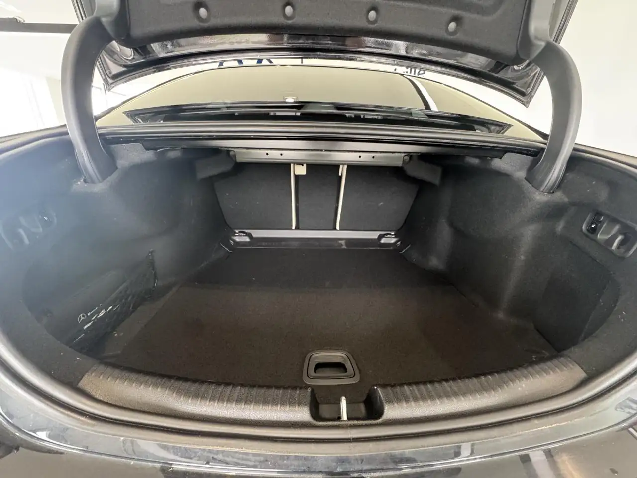 Mercedes-Benz C-Class - Image 15