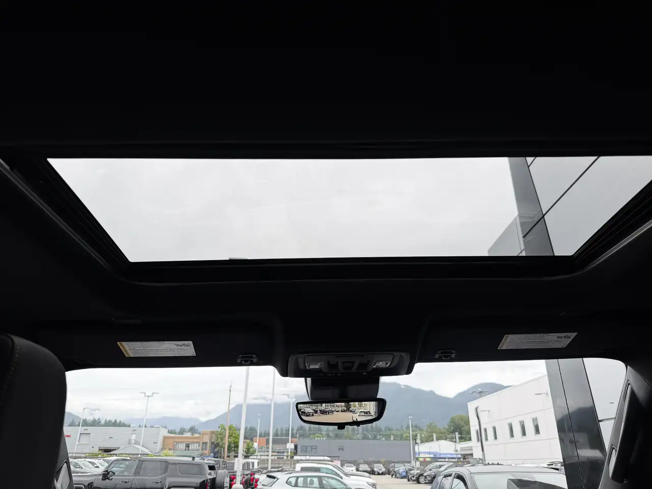 Chevrolet Silverado 1500 - Image 29