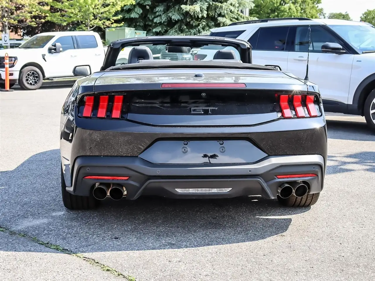 Ford Mustang - Image 6
