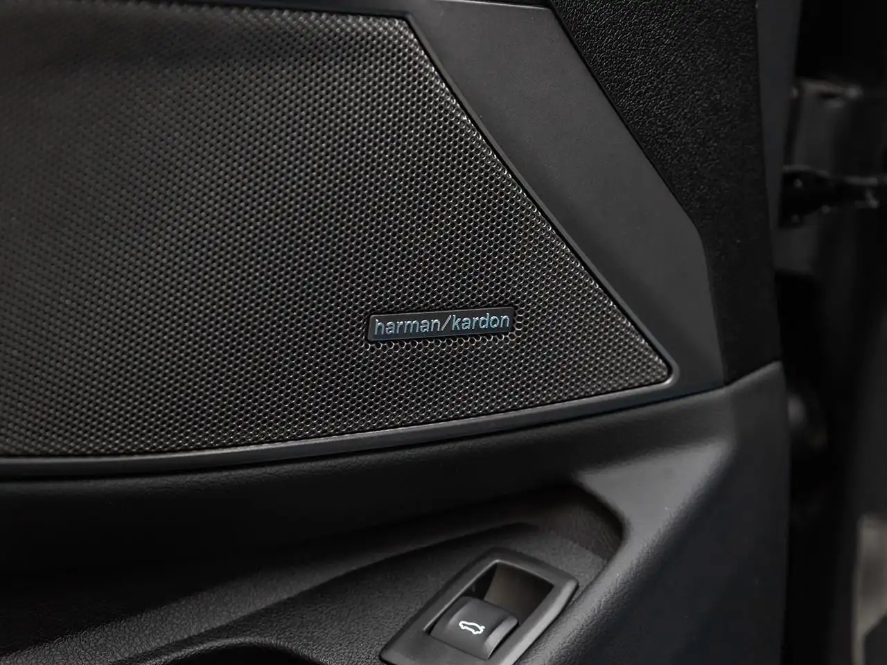BMW 3 Series - Image 15