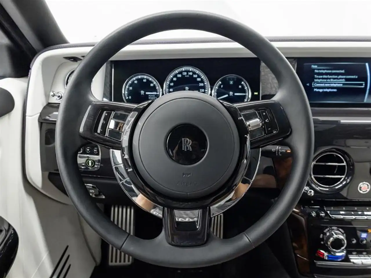 Rolls-Royce Phantom - Image 2