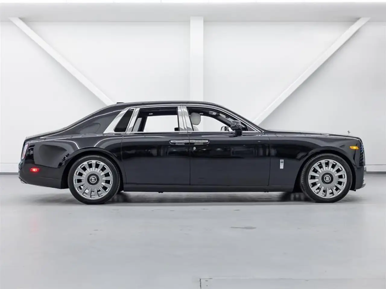 Rolls-Royce Phantom - Image 3