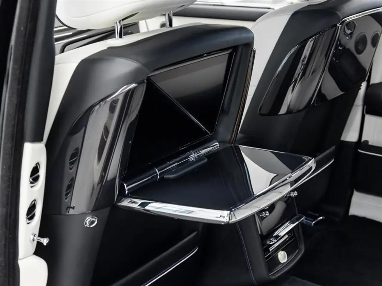 Rolls-Royce Phantom - Image 43