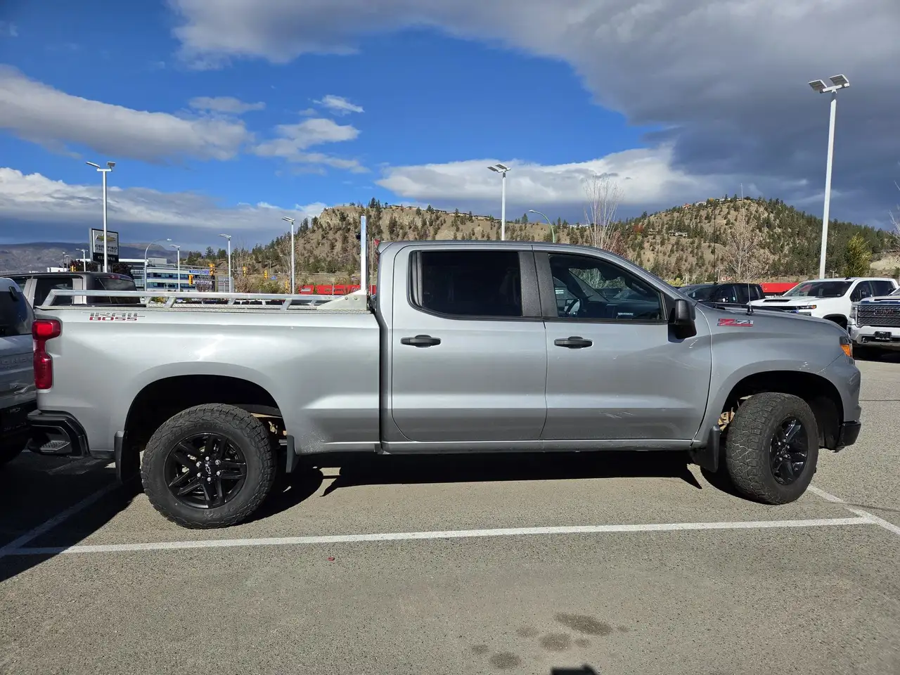 Chevrolet Silverado 1500 - Image 2