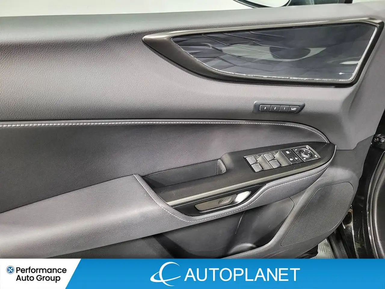 Lexus NX - Image 30