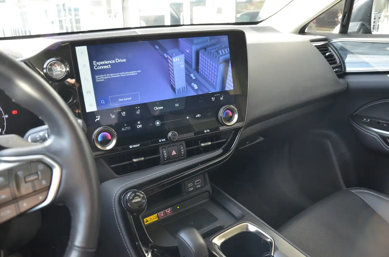 Lexus NX - Image 11